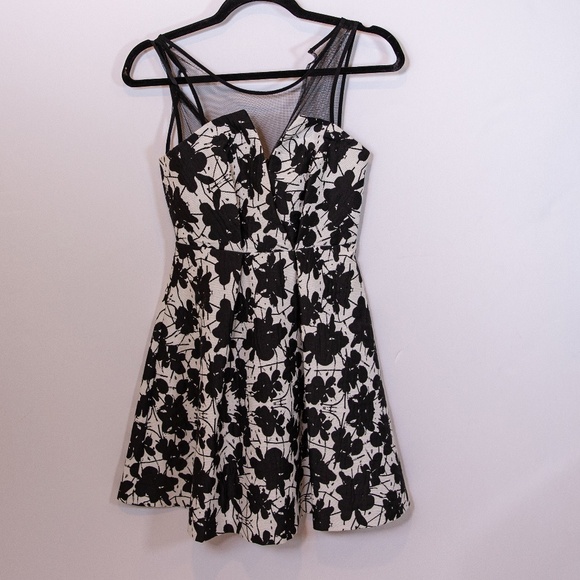 BCBGeneration Black White Floral Flower Print Pattern Sheer Mesh Panel Dress 0 - Picture 1 of 4
